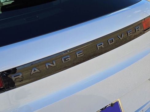 Used 2024 Land Rover Range Rover Sport Dynamic SE image 13