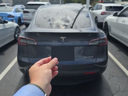 Used 2023 Tesla Model Y Performance AWD/4WD image 3