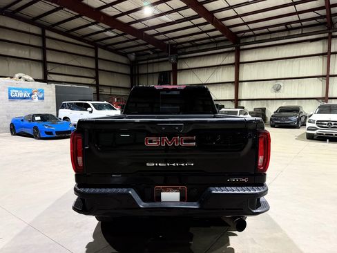 Used 2023 GMC Sierra 2500 AT4 w/ AT4 Preferred Package AWD/4WD image 6