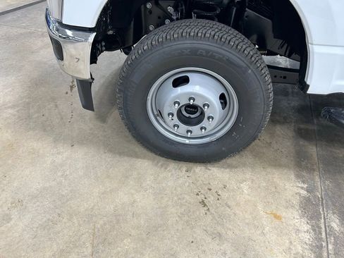 New 2026 Ford F350 XL w/ XL Chrome Package image 29