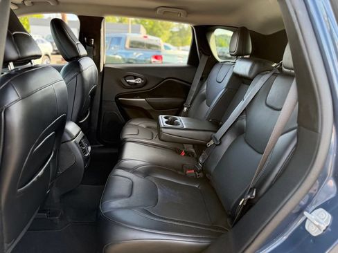 Used 2020 Jeep Cherokee Limited AWD/4WD image 13