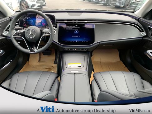 Used 2025 Mercedes-Benz E 350 4MATIC Sedan image 2