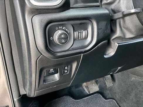 Used 2021 RAM 1500 Laramie w/ Off Road Group AWD/4WD image 34