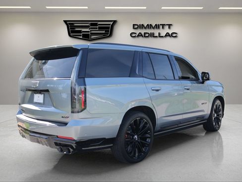 Certified 2025 Cadillac Escalade V w/ LPO, ONYX Package AWD/4WD image 5