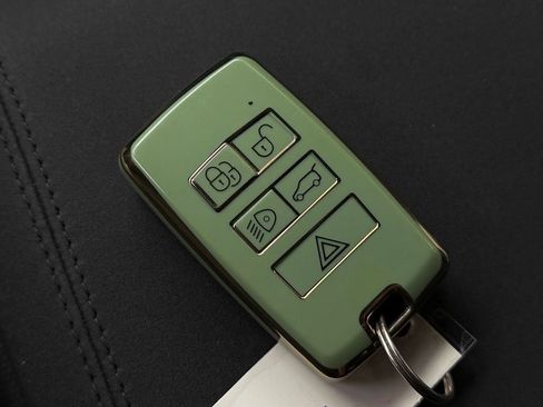 Used 2023 Land Rover Defender 110 75th Limited Edition image 28