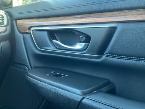 Used 2018 Honda CR-V Touring image 31
