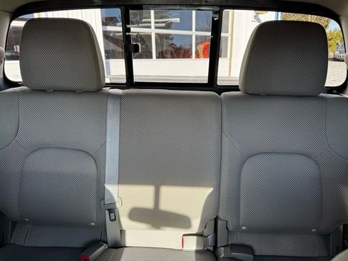 Used 2016 Nissan Frontier SV image 26