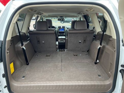 Used 2017 Lexus GX 460 Premium image 29