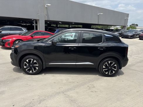 Used 2026 Nissan Kicks SV w/ SV Premium Package AWD/4WD image 9