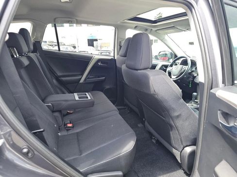 Used 2016 Toyota RAV4 XLE AWD/4WD image 13