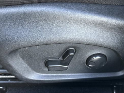 Used 2023 Jeep Compass Latitude image 20