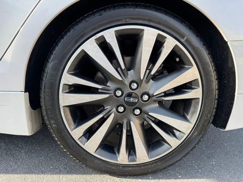 Used 2017 Lincoln MKZ Reserve image 9