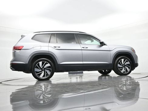 Used 2026 Volkswagen Atlas SE FWD image 23