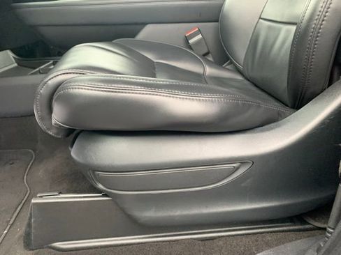 Used 2024 Lincoln Navigator Premiere image 12