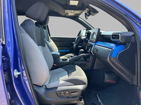 Used 2024 Toyota Tacoma TRD Off-Road w/ TRD Off Road Upgrade Package AWD/4WD image 18