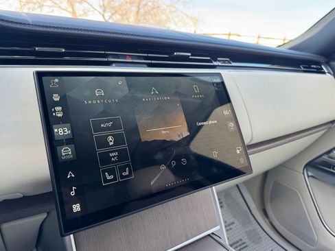 New 2026 Land Rover Range Rover SE image 11