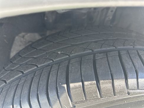 Certified 2021 Toyota Highlander XLE image 12