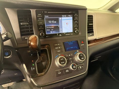 Used 2019 Toyota Sienna Limited FWD image 15