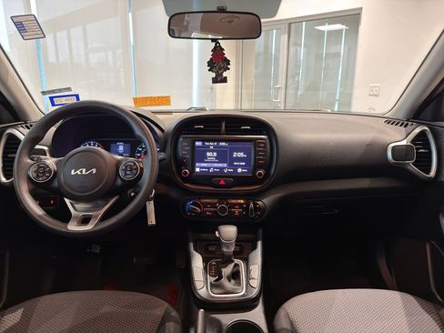 Used 2022 Kia Soul LX FWD image 14