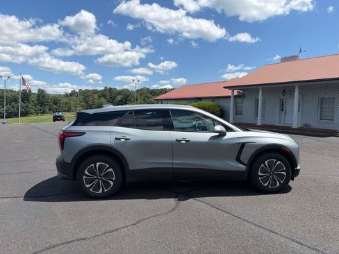 Used 2024 Chevrolet Blazer EV LT AWD/4WD image 11