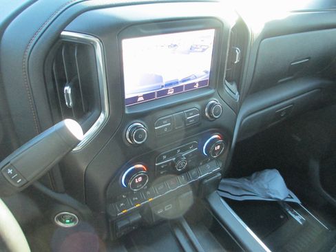 Used 2021 GMC Sierra 1500 AT4 w/ AT4 Premium Package image 29
