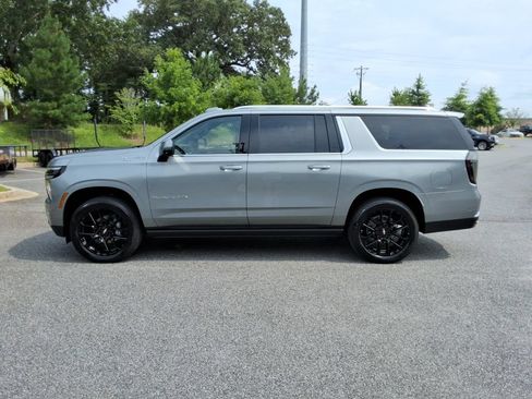 Certified 2026 Chevrolet Suburban High Country AWD/4WD image 8