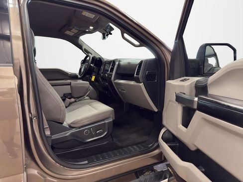 Used 2016 Ford F150 XLT w/ Equipment Group 302A Luxury RWD image 28