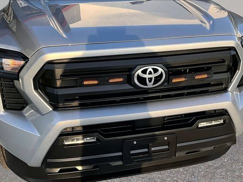 Certified 2026 Toyota Tacoma SR5 AWD/4WD image 35