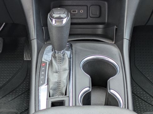 Used 2021 Chevrolet Equinox LT AWD/4WD image 17