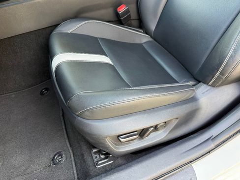 Used 2025 Toyota Camry SE FWD image 23