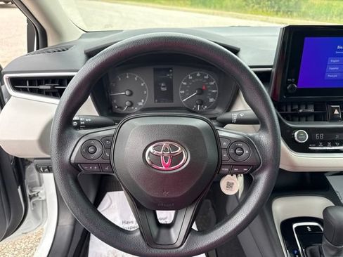 Used 2024 Toyota Corolla LE FWD image 22