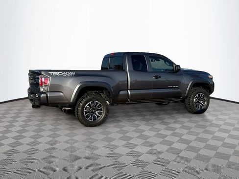 Used 2022 Toyota Tacoma TRD Sport image 4