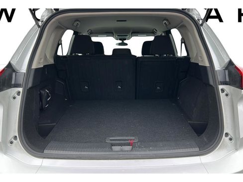 Certified 2025 Nissan Rogue S FWD image 9