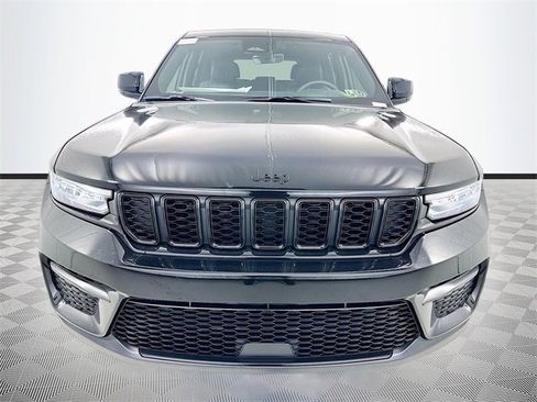New 2025 Jeep Grand Cherokee Altitude image 2