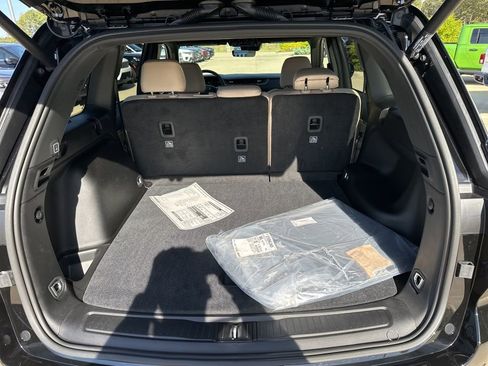 New 2025 Jeep Grand Cherokee Limited image 34