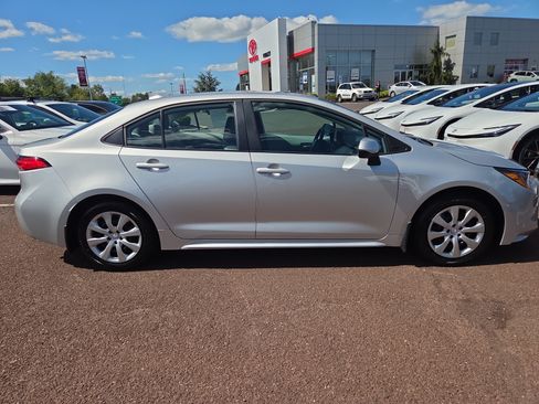 Certified 2025 Toyota Corolla LE FWD image 2