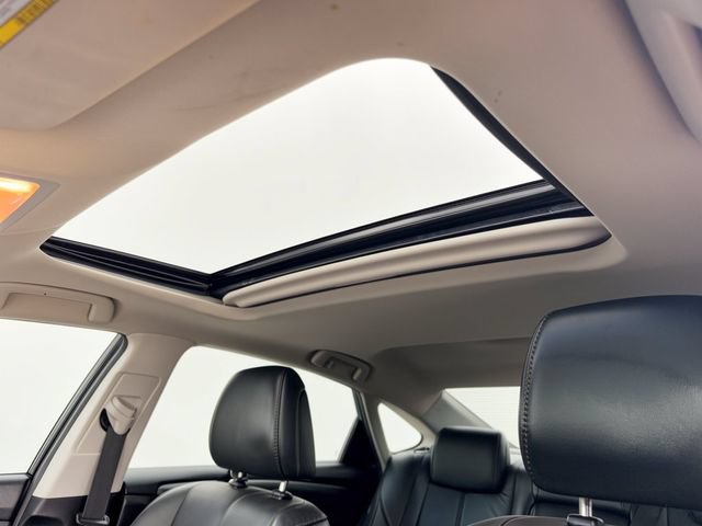 Used 2018 Toyota Avalon Limited FWD image 26
