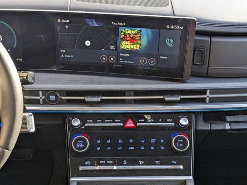 Used 2025 Hyundai Santa Fe Limited image 18