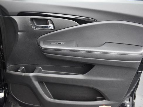 Used 2017 Honda Pilot Touring image 33