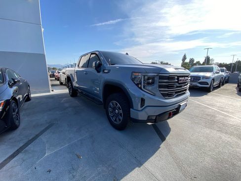 Used 2024 GMC Sierra 1500 AT4 w/ Technology Package AWD/4WD image 3