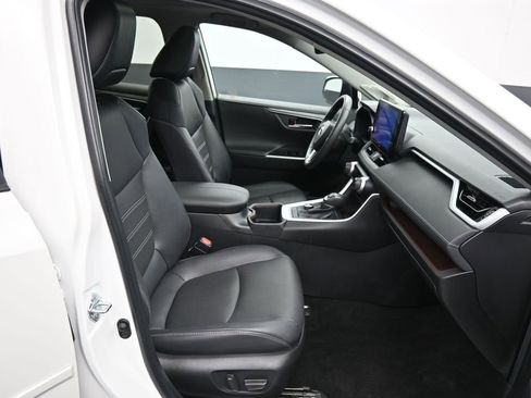 Used 2023 Toyota RAV4 Limited AWD/4WD image 26