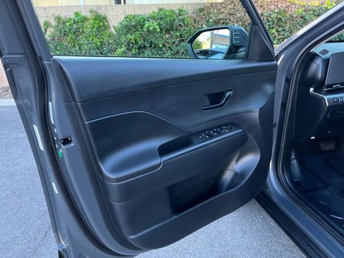 Used 2025 Hyundai Kona SEL image 18