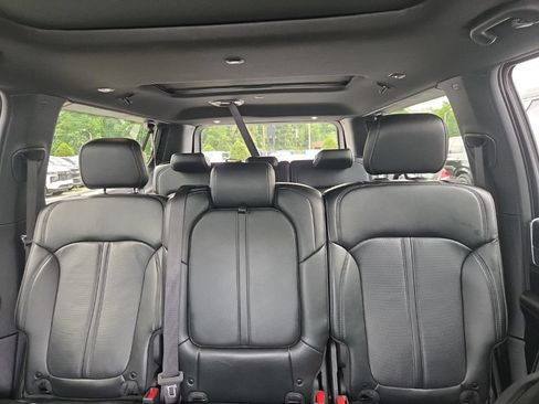 Used 2024 Jeep Wagoneer L Series II w/ Convenience Group I AWD/4WD image 5