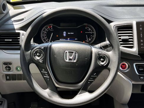 Used 2017 Honda Pilot EX image 17