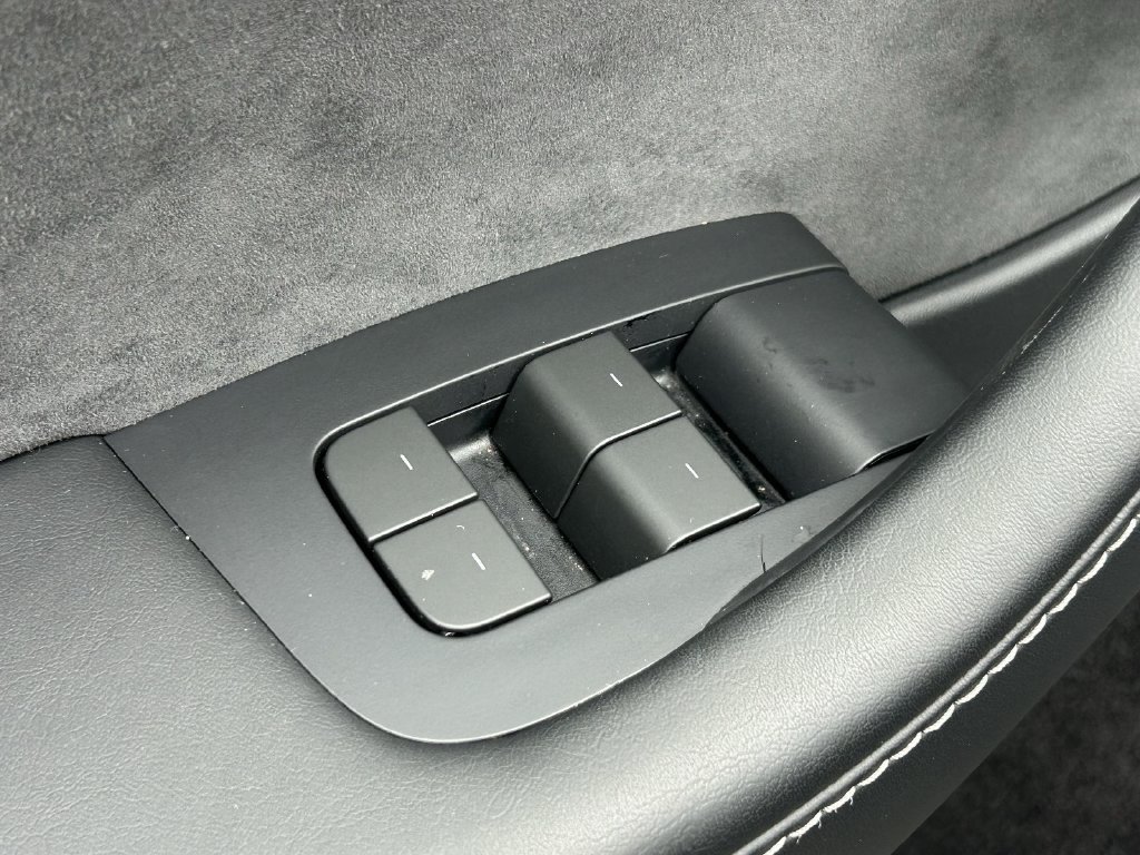Used 2023 Tesla Model Y 2WD image 21