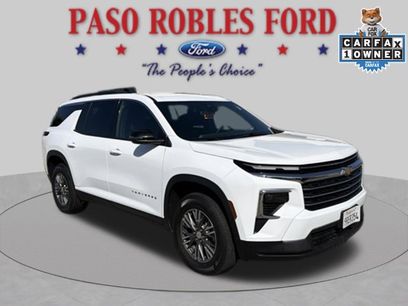 Used 2025 Chevrolet Traverse LT