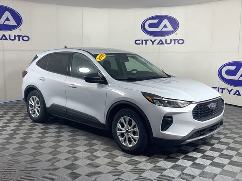 Used 2025 Ford Escape Active FWD image 1
