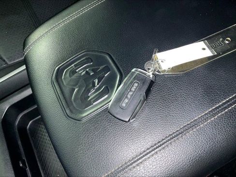 Used 2021 RAM 2500 Laramie w/ Night Edition image 14