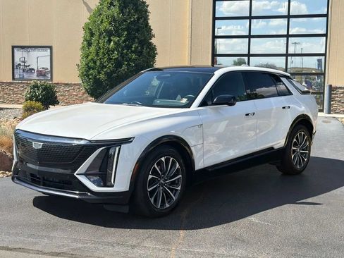 Used 2024 Cadillac Lyriq Sport AWD/4WD image 11