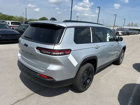 New 2026 Jeep Grand Cherokee L Limited w/ Limited Altitude Package AWD/4WD image 10